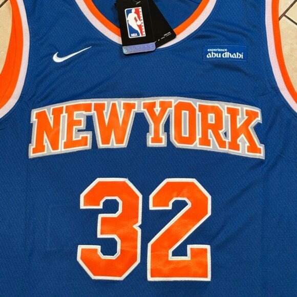 New York Knicks Karl Anthony Towns Jr. ( KAT - BIG BODEGA ) Jersey # 32 , Unisex - Picture 5 of 12